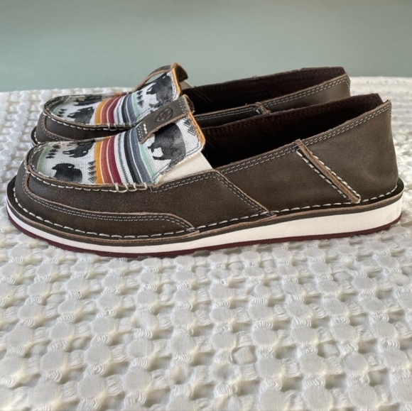 Ariat  Slip On Buffalo Print Cruiser Sz 8.5 NWOT - Picture 9 of 13